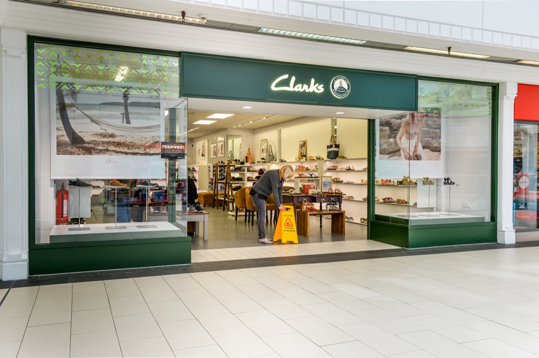 clarks shoe shop trafford centre